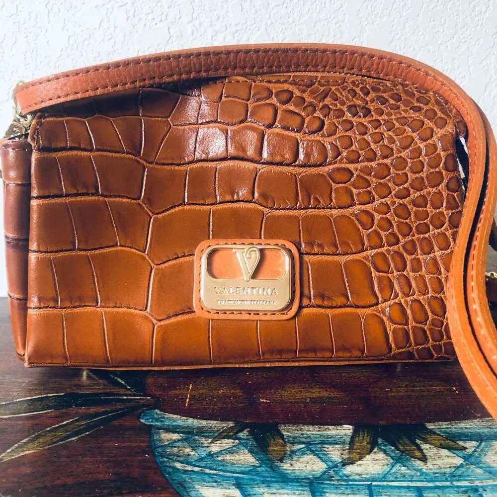 Valentina tradizione Italiana Crocodile-Embossed Leather Camera Crossbody Bag